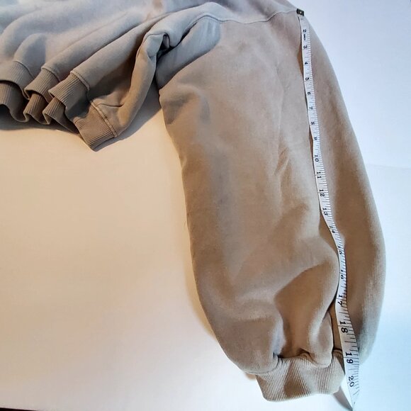 Cropped Gray Zip-Up Hoodie Size XXL Cotton Blend Zip-up closure   Cozy hood - Picture 7 of 11